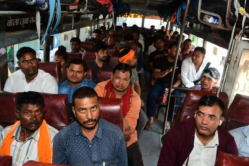 Roadways became a support amid waiting in trains, 137 buses are running for Purvanchal