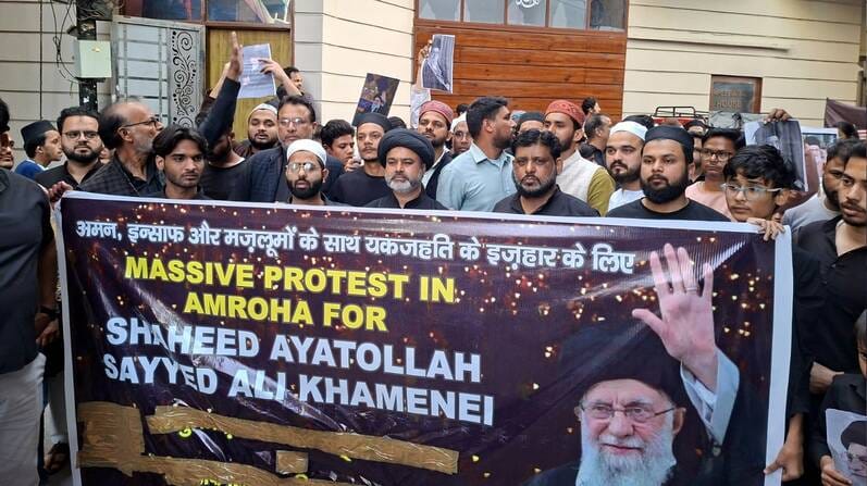 A rally was held against America and Israel, and the cries of Ya Hussein were heard.