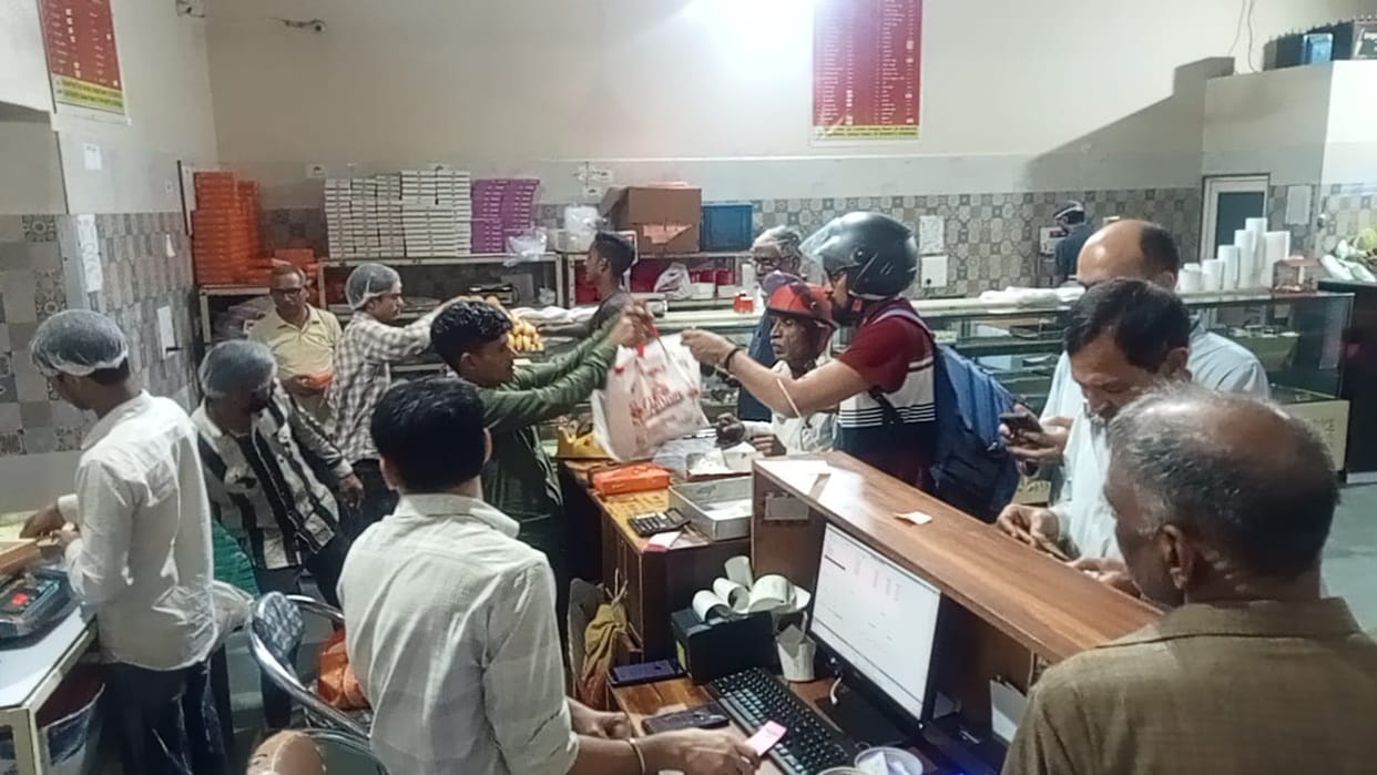 Shopping increased in the markets due to Holi festival