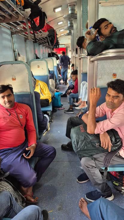 Homecoming for Holi and Eid: Train reservations unavailable, passengers face problems due to heavy rush