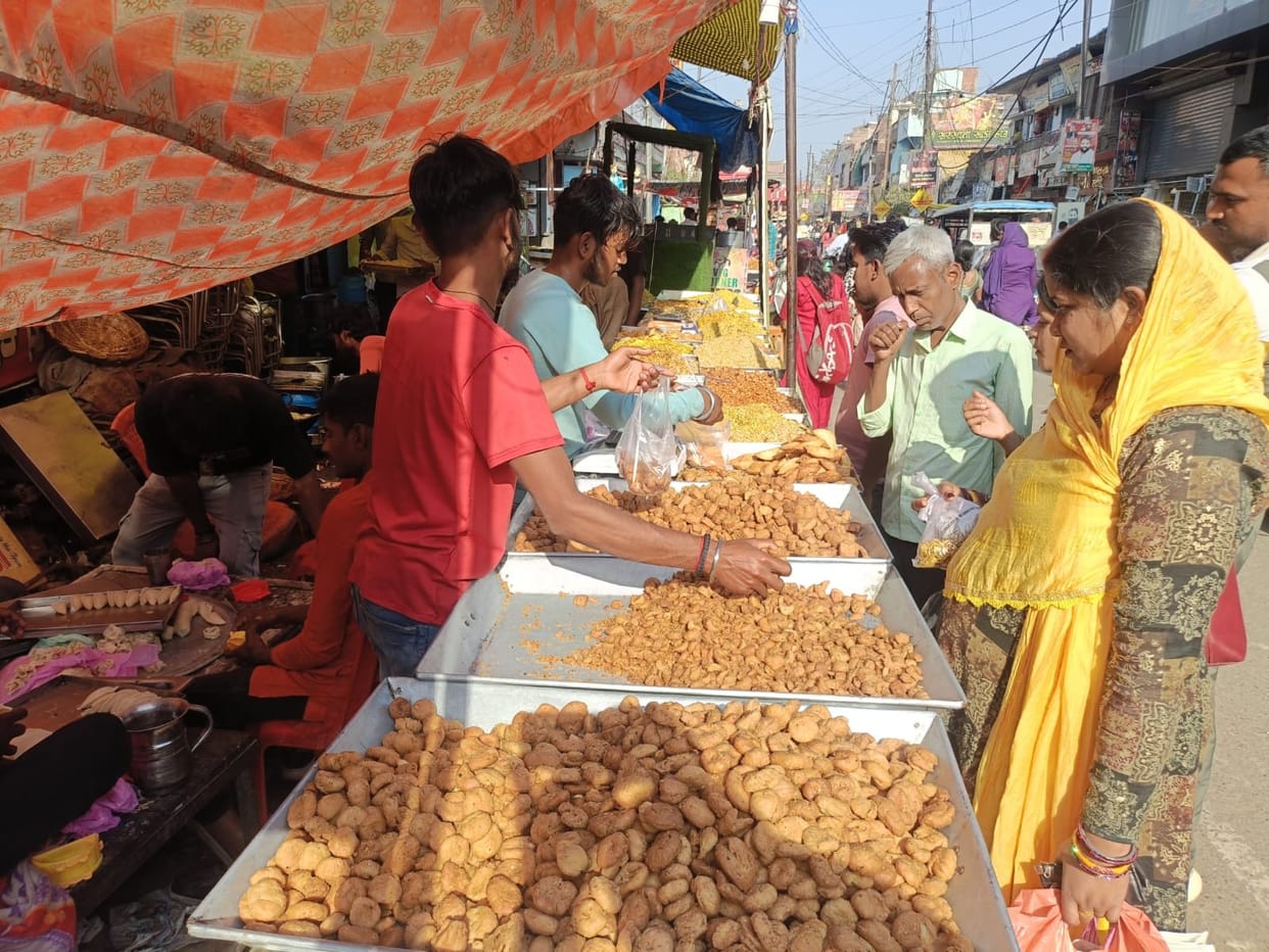 Gujhiya of pistachio, saffron and dry fruits according to every taste and budget