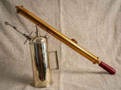 Brass squirters lost in the glare of inflation