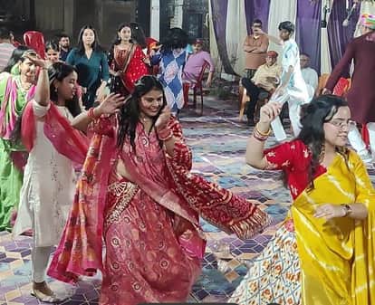 At the Chang Festival, women mesmerized everyone with Rajasthani dance.