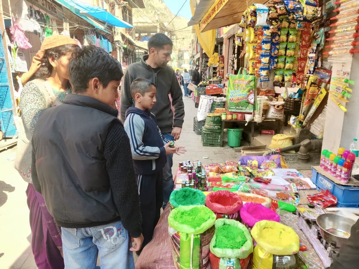 Rampur market buzzes with excitement for Holi