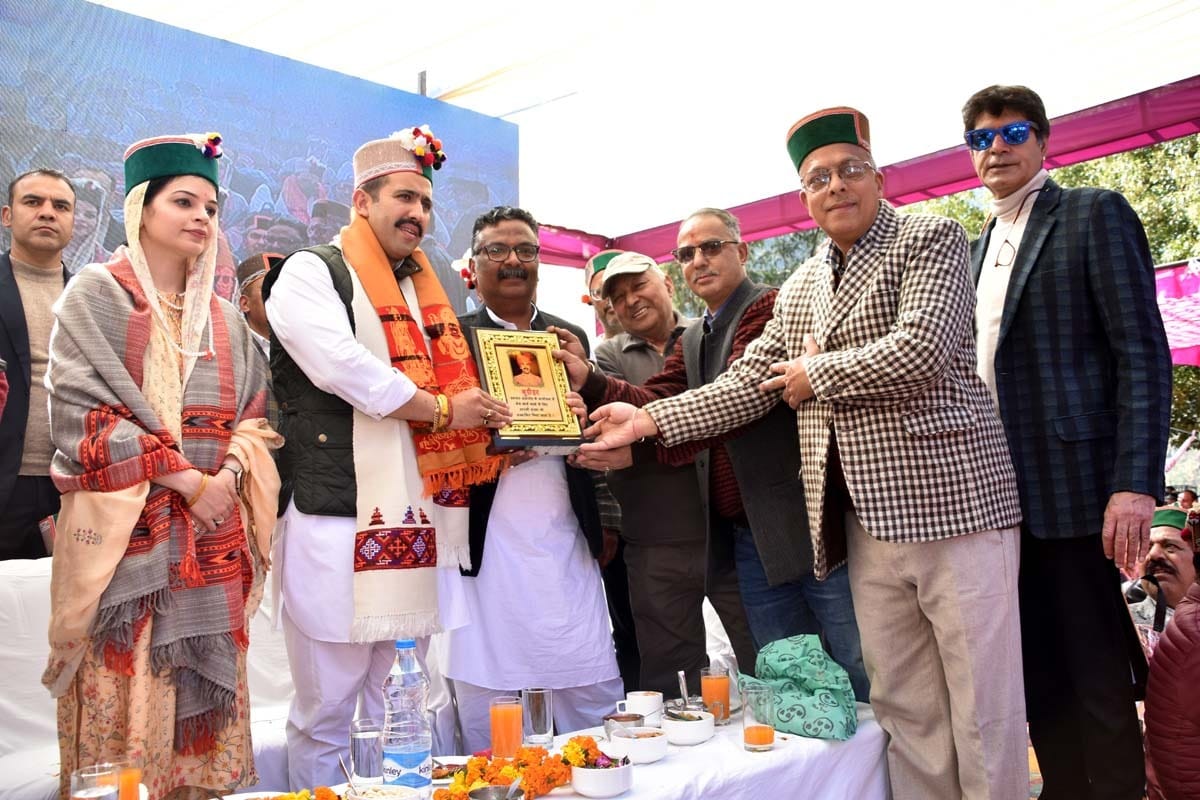 Shri Satyanarayan Temple Trust receives honor for noble work