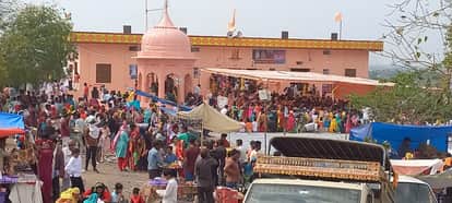 The replica of Holi Re Rasiya... in Braj was seen in Ahirwal.