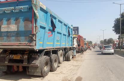 Even after the death of the mother and daughter, vehicles are still parked on the side of the highway.