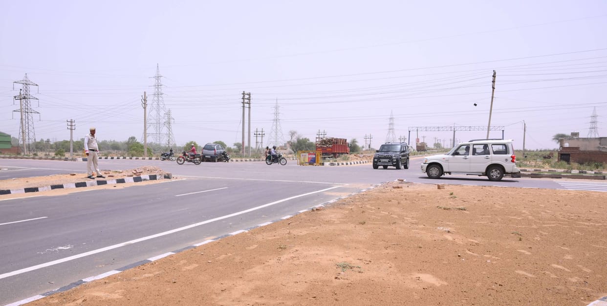 Construction of a six-lane overbridge at Haluvas Chowk begins at a cost of Rs 28 crore.