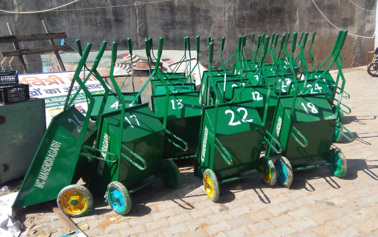 The municipality purchased 30 hand carts for garbage collection.