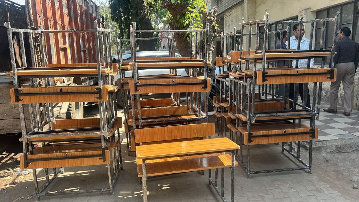 Children of Doli School, Nalagarh received the gift of 105 desks.