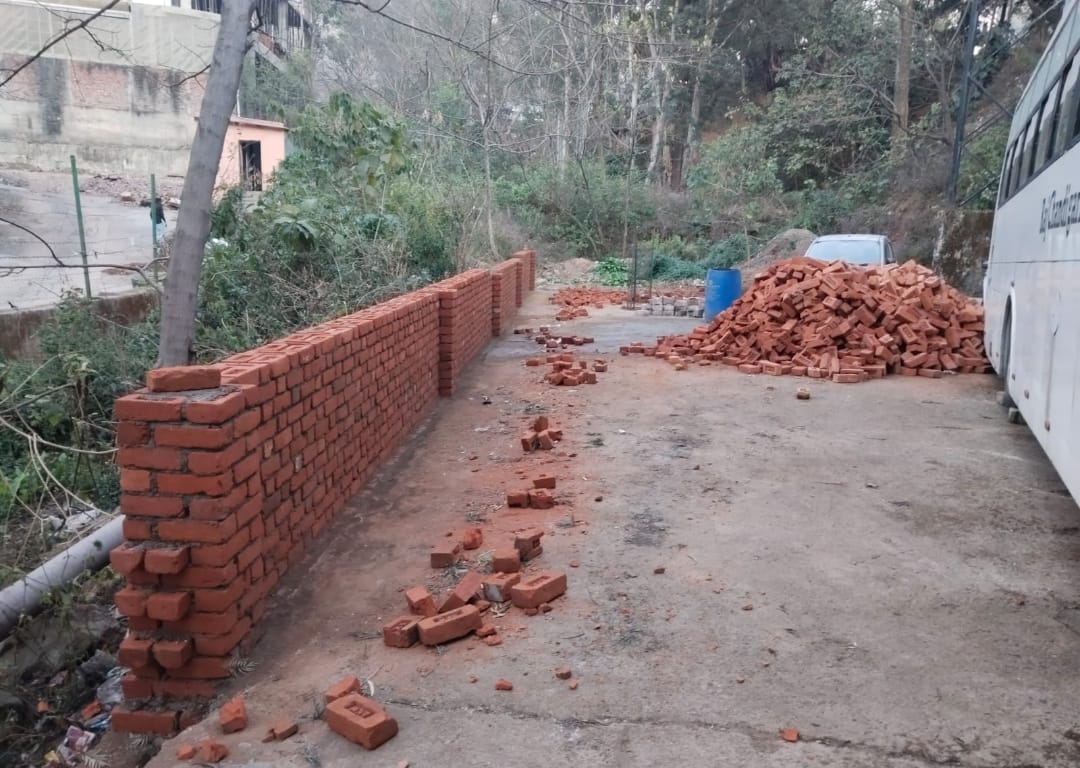 Work on boundary wall at Parwanoo bus stand begins, Rs 12 lakh to be spent