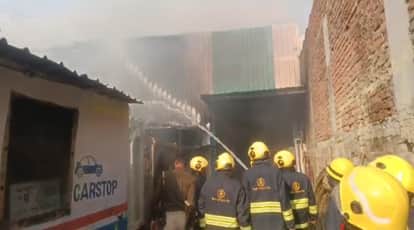 fire in car garage in Patna