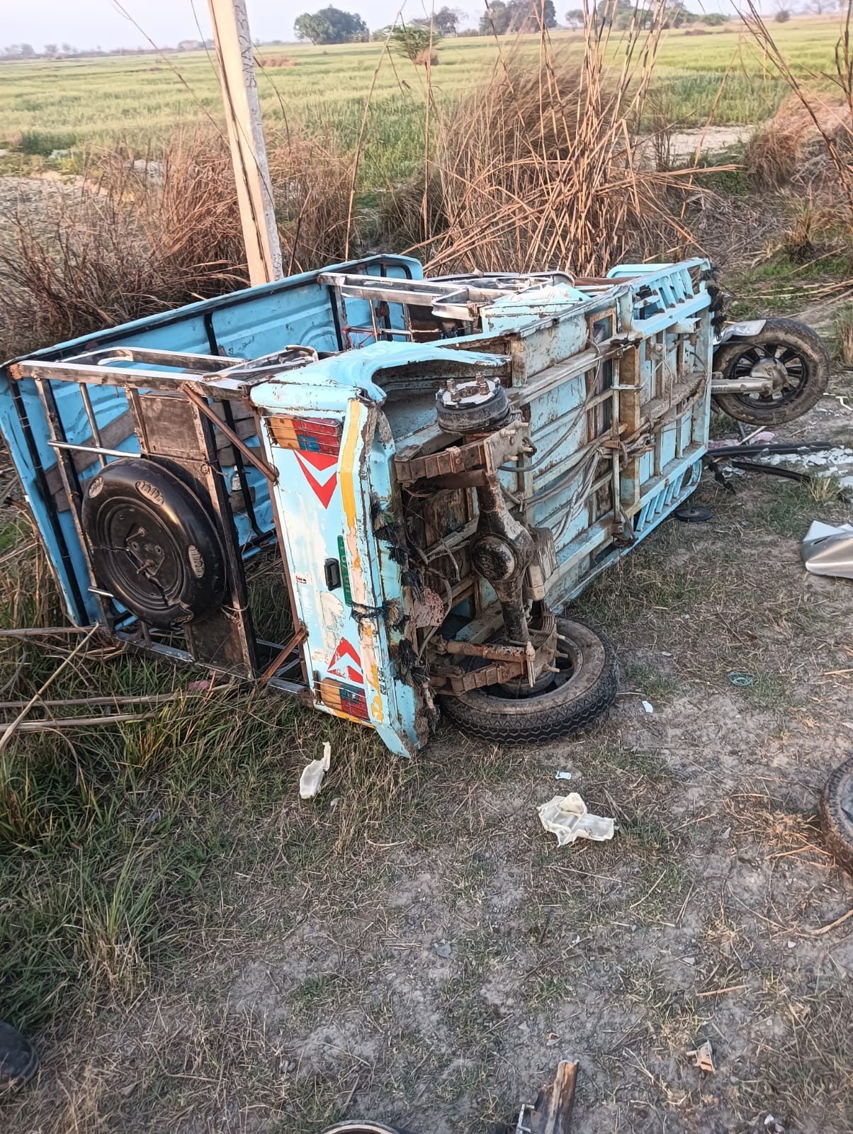 Three people, including a labourer, died and 16 were injured in road accidents.