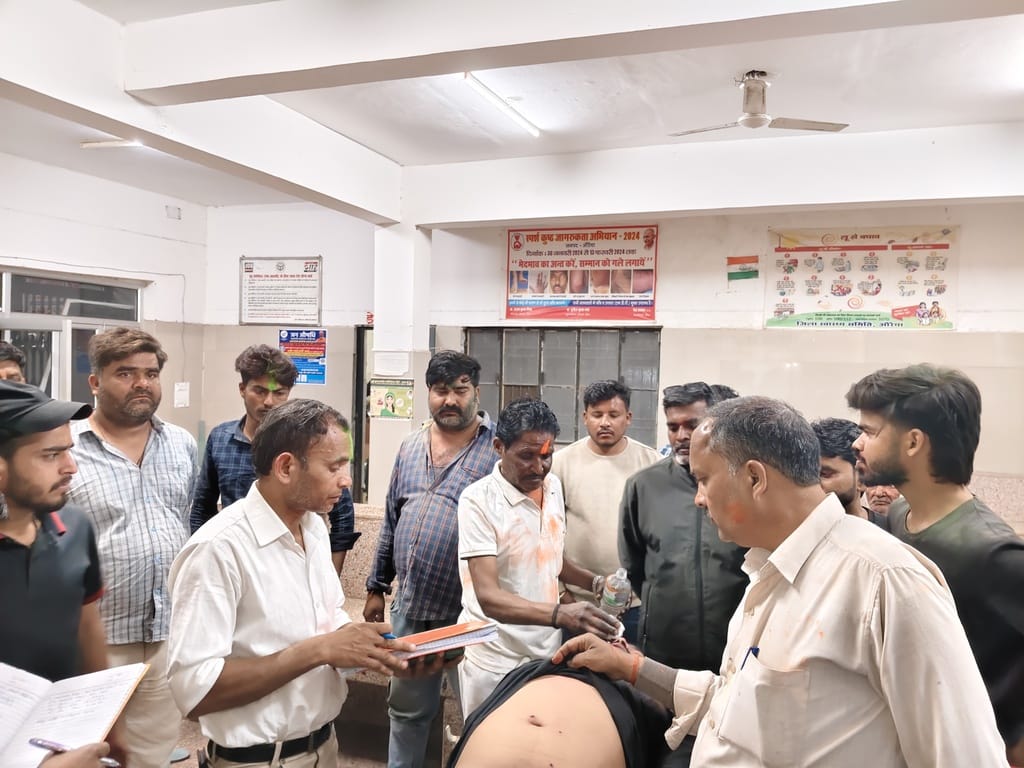 A rivalry between two groups led to firing, with three people injured.
