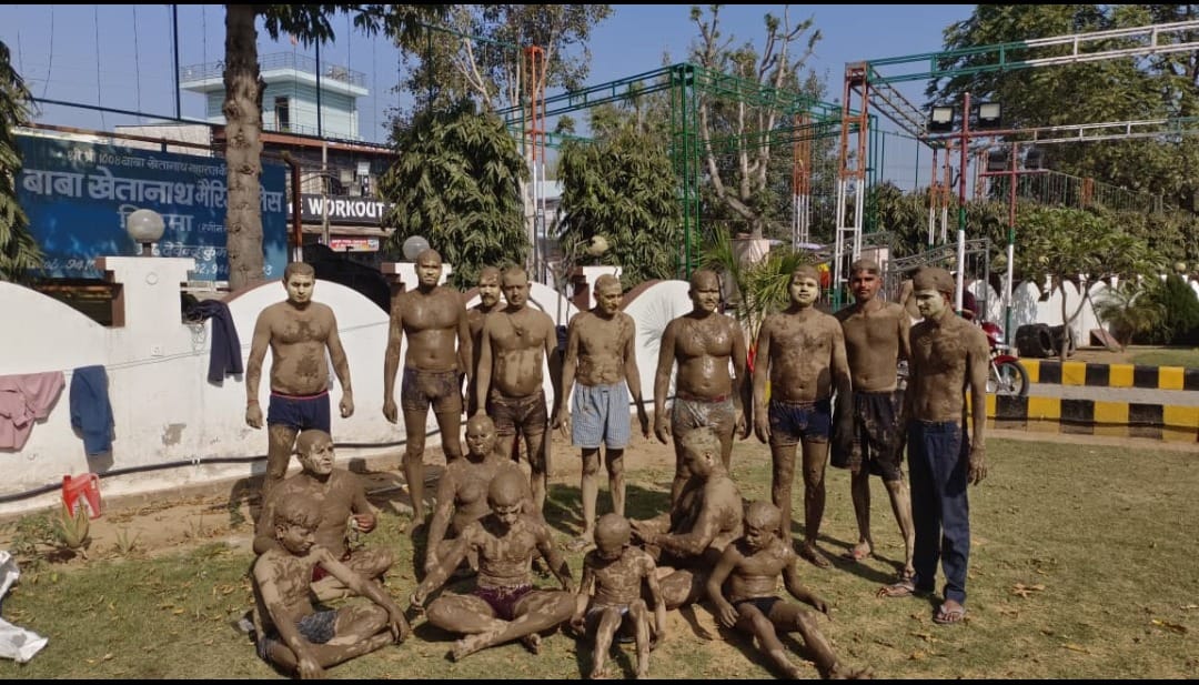 Medicinal mud bath taken on Holi Milan