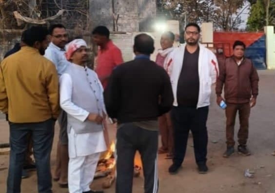 घटना का विरोध करते बीजेपी नेता