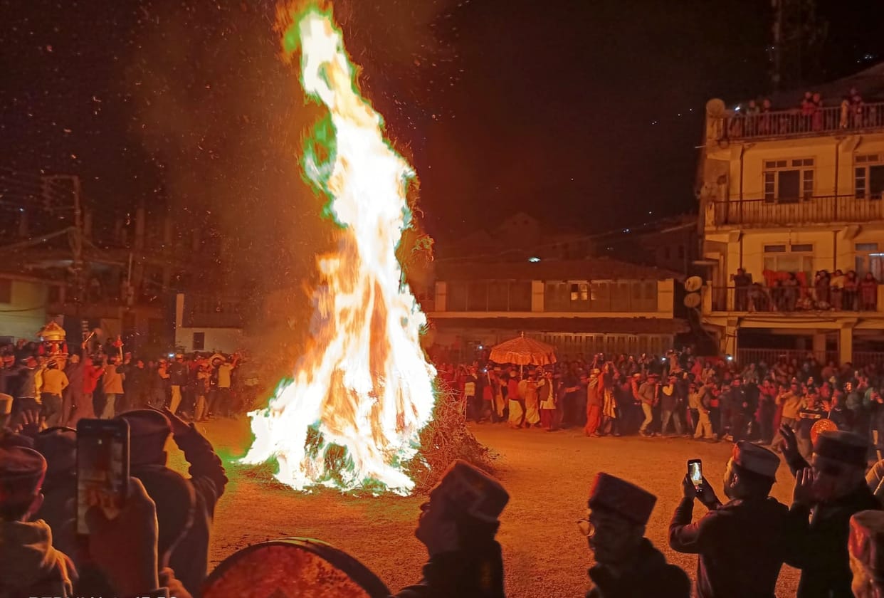 Phaag was lit in Raghunathpur after performing the Dev tradition.
