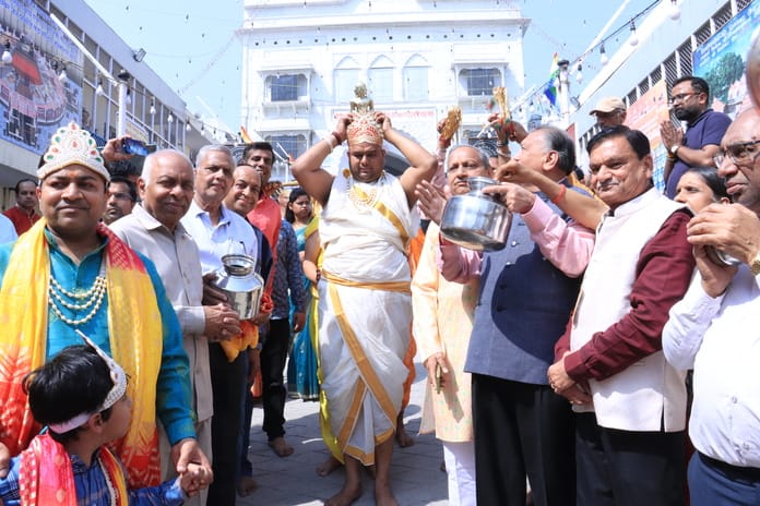 A grand chariot procession was taken out in the city