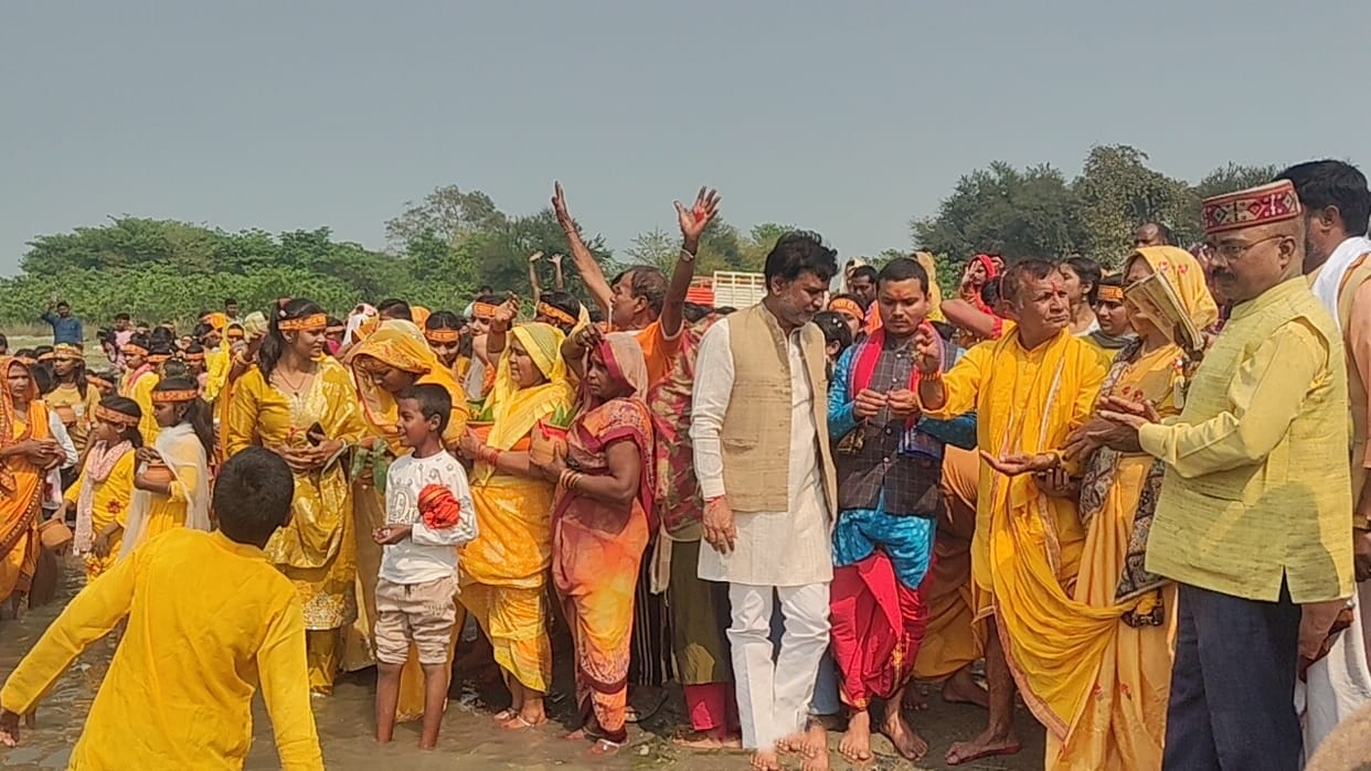 Kalash Yatra started for the consecration of the idol