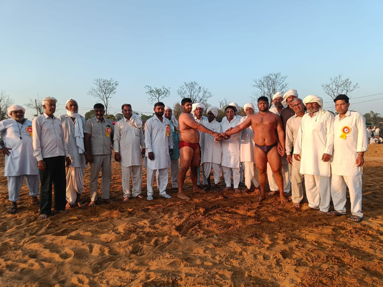 The wrestling between Chirag Gaudhadi and Mohit Ladpur ended in a draw.