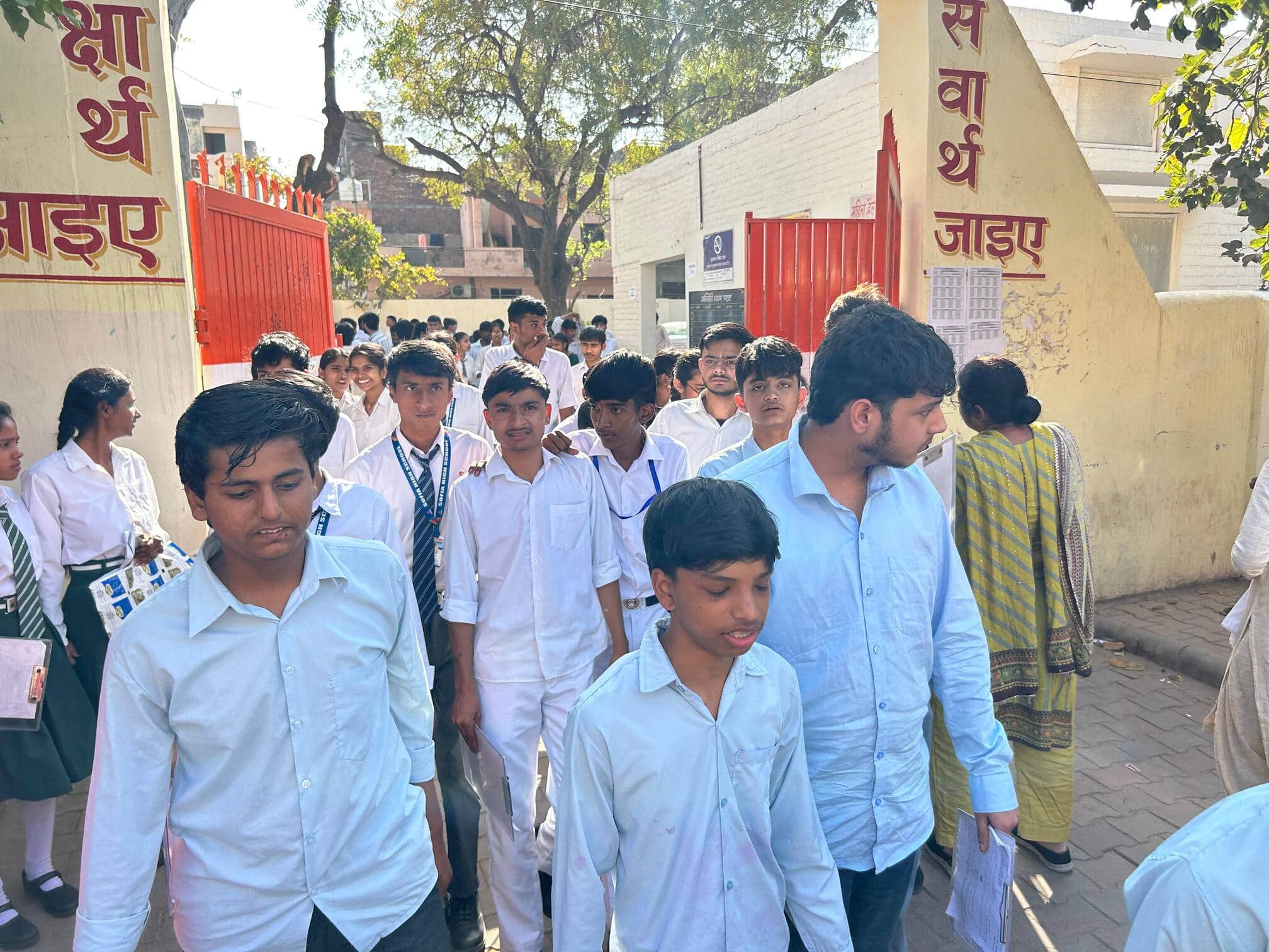 14-रोहतक के गांधी कैंप स्थित राजकीय कन्या वरिष्ठ माध्यमिक विद्यालय में 10वीं की अंग्रेजी विषय 