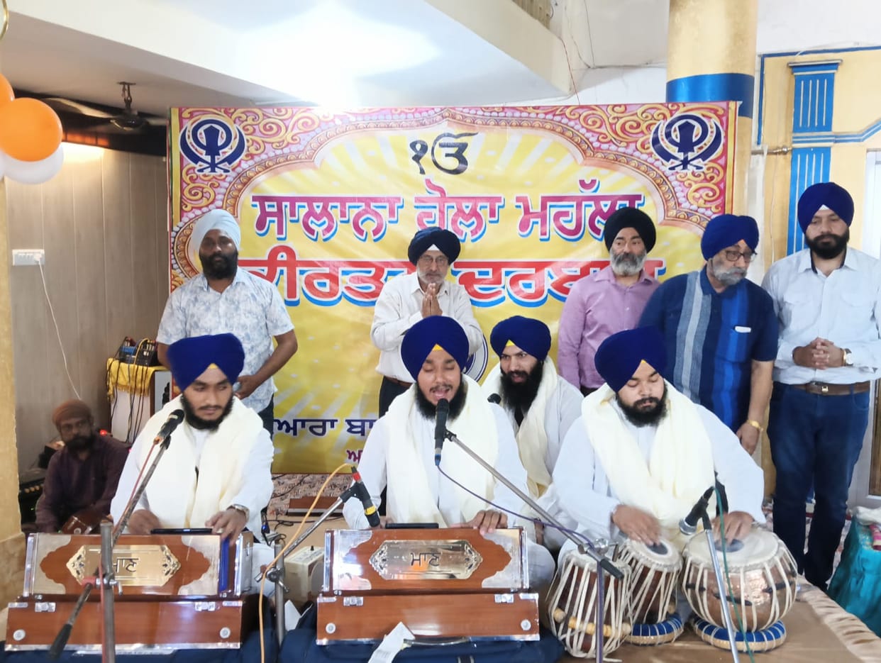 On the occasion of Hola Mohalla, the gathering in the Gurudwaras was filled with Gurumat thoughts.