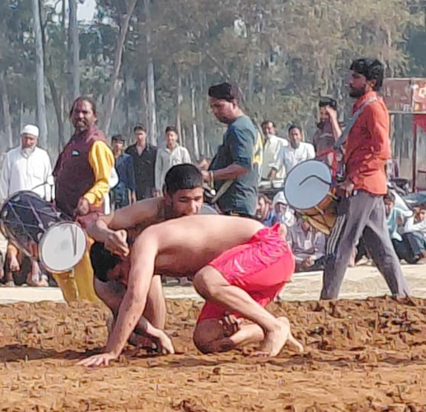 Crowds of buyers gathered at the Ghat fair on the second day.