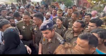 Uproar over death of driver who was set on fire by pouring petrol, road blockade