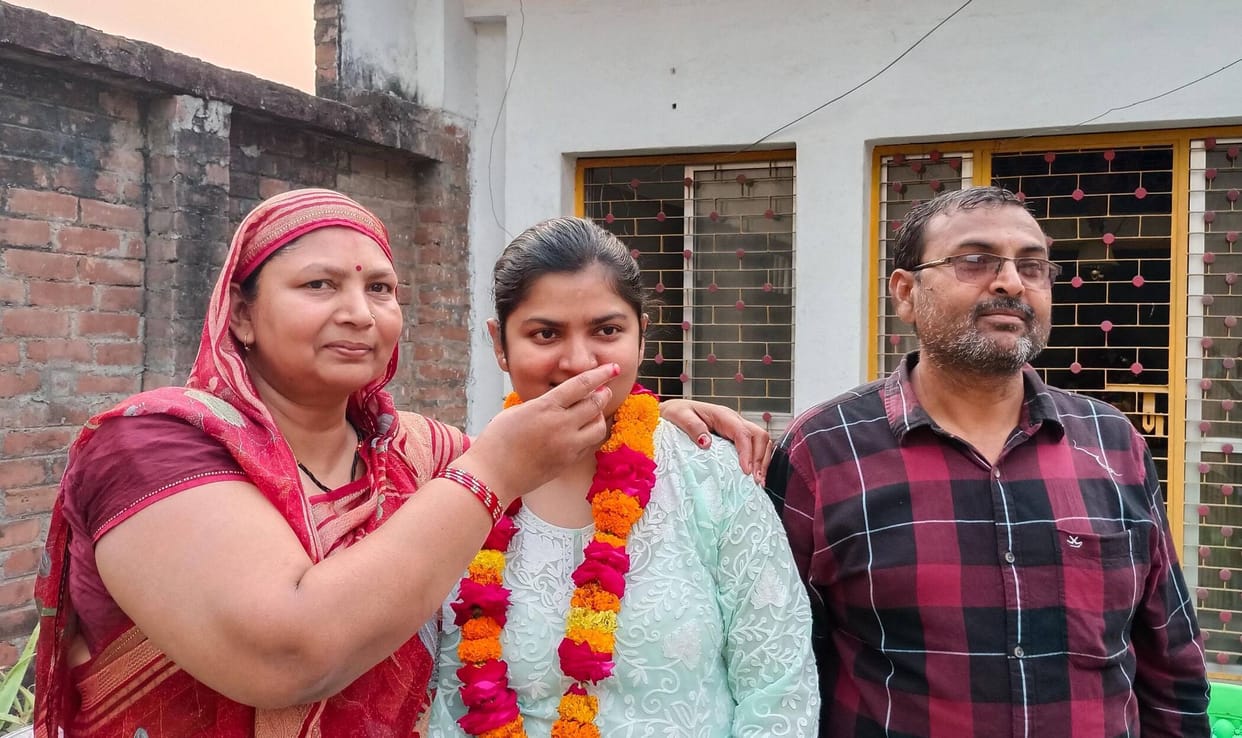 A farmer's daughter brought glory to the district by securing 629th rank in UPSC.