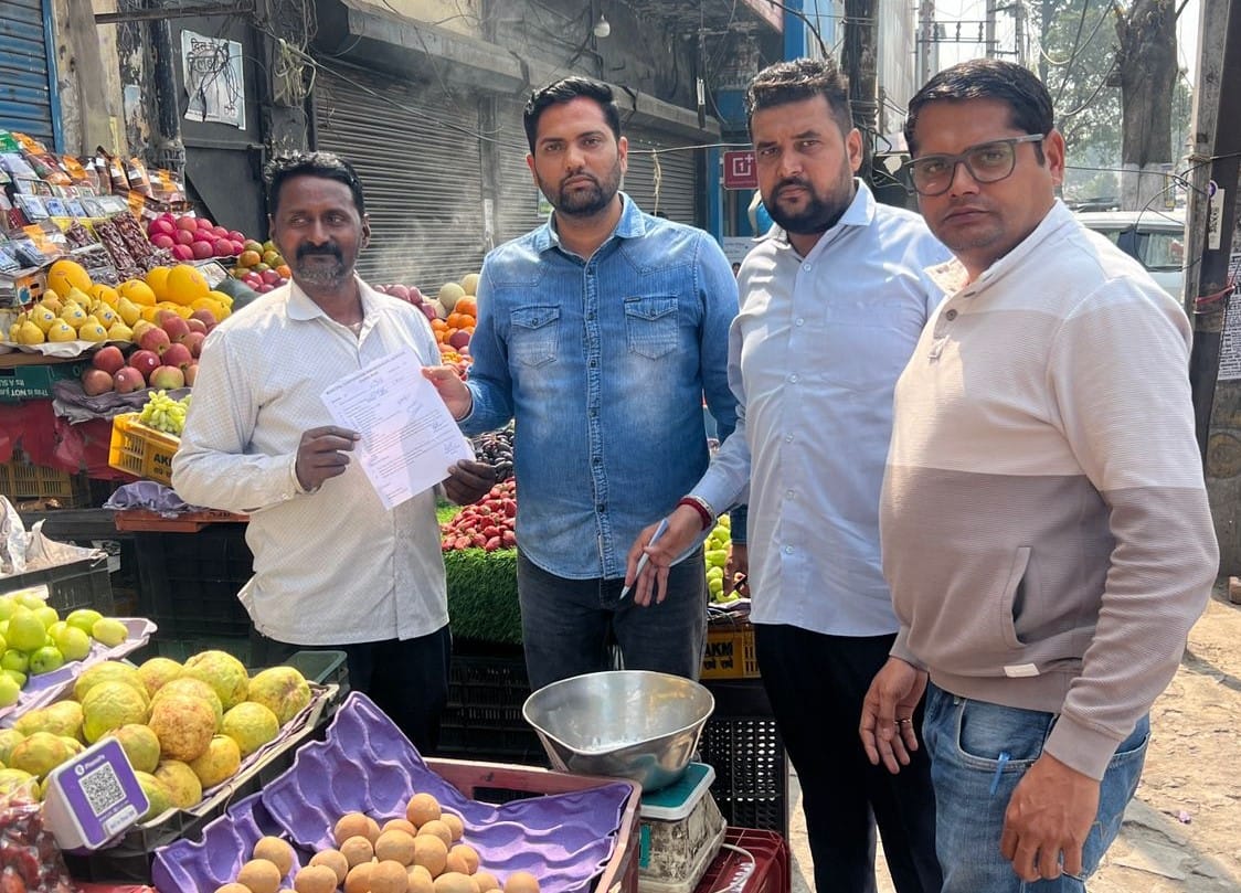 Seven shopkeepers were fined for littering