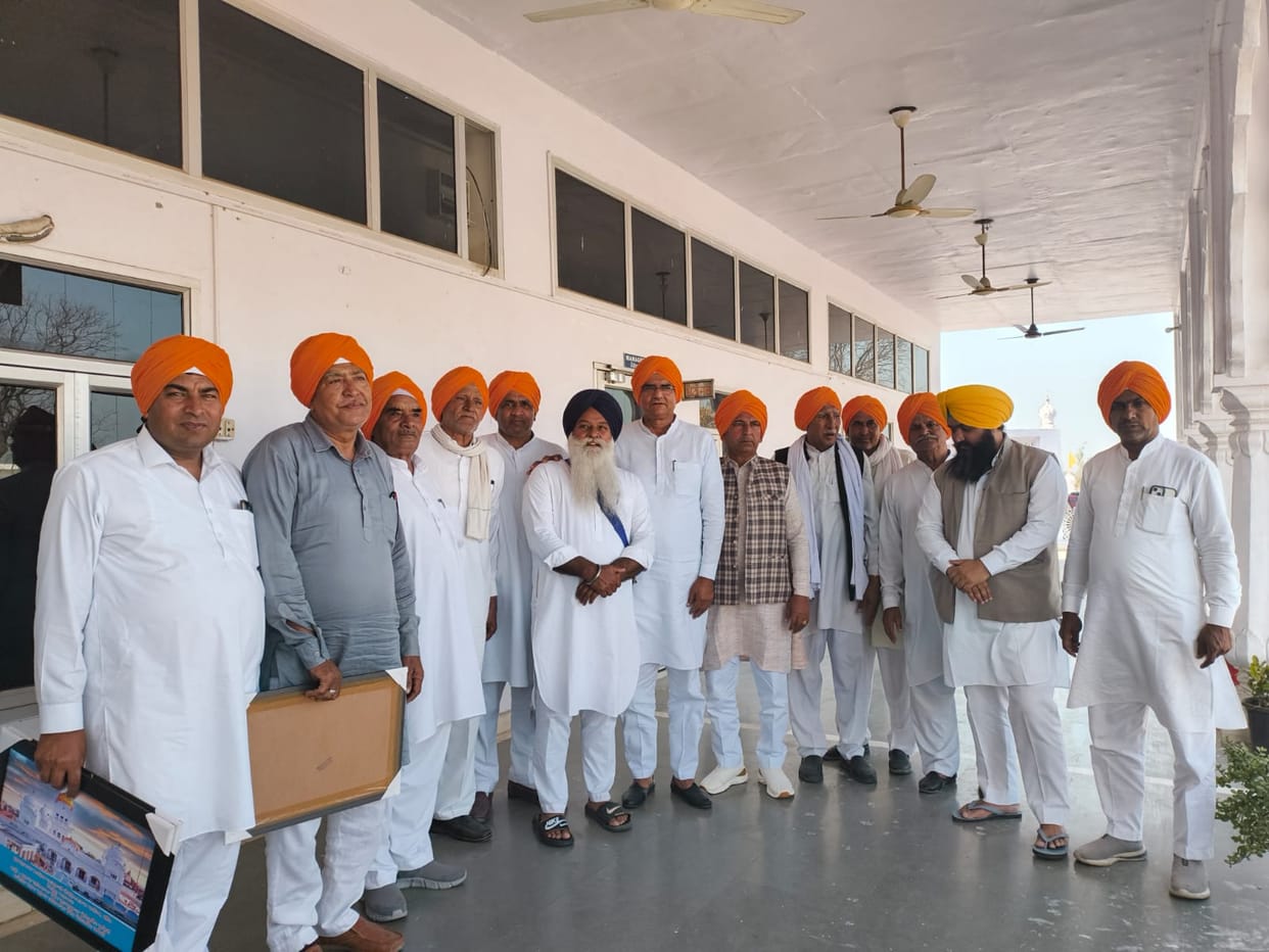 Dhul Sardari honored on Holi Milan festival