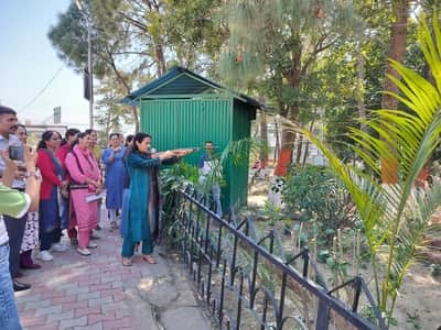 Prof. Neelam Guleria and Prof. Sandesh won the balloon race