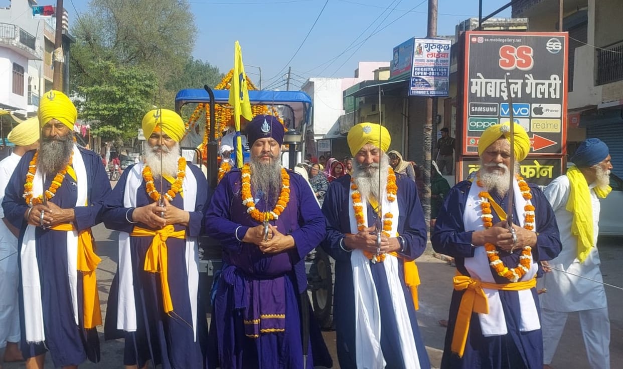 Nagar Kirtan took place at Hola Mahalla under the leadership of Panj Pyaras.