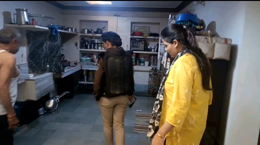 पुलिस ने मामला दर्ज जांच शुरू कर दी है।