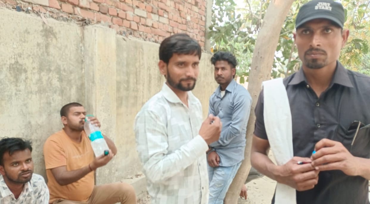 Dead body of a youth found hanging from a tree, murder charge