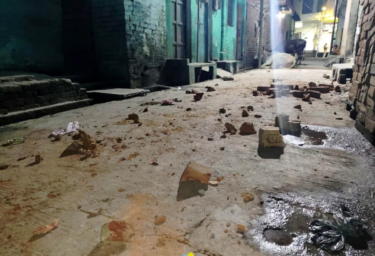 Firing amid stone pelting in Durgapuri, two injured