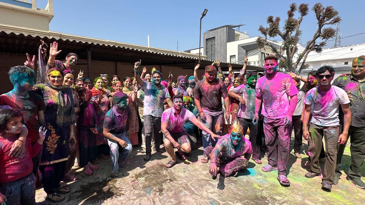 Colors and gulal were thrown on Holi, best wishes were given