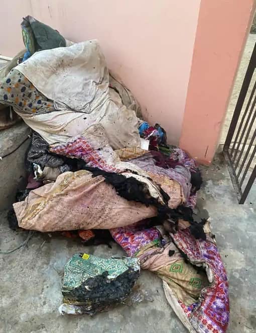 रेवाड़ी। गांव आसरा का माजरा स्थित घर में आग लगने से जला सामान। स्रोत: ग्रामीण