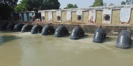 रेवाड़ी। जेएलएन नहर में छोड़ा जा रहा पानी। संवाद