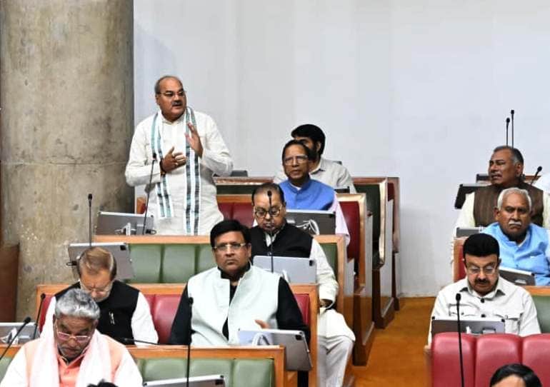 रेवाड़ी। रेवाड़ी में जिला लाइब्रेरी की बड़ी मांग को दोबारा से विधानसभा में उठाते विधायक लक्ष्मण