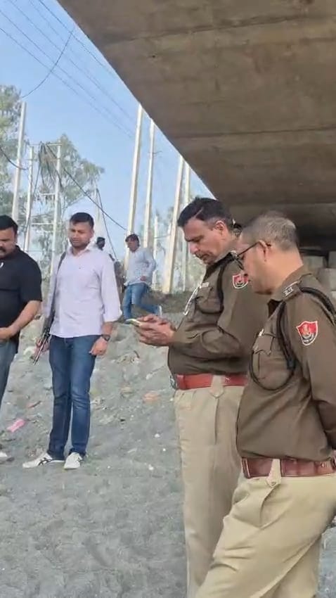 Woman's body found in canal under Fatehpur bridge