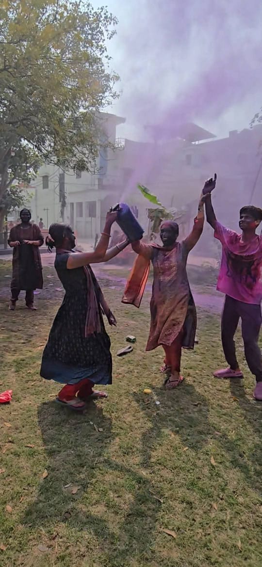 People were coloured in the colours of Holi and threw gulal in abundance.