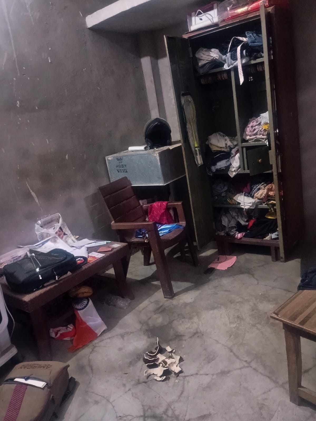 Theft in shop and house, goods worth lakhs including gold, silver and cash stolen