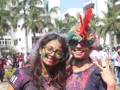 Rangotsav celebrated with devotion, colors and Phaag