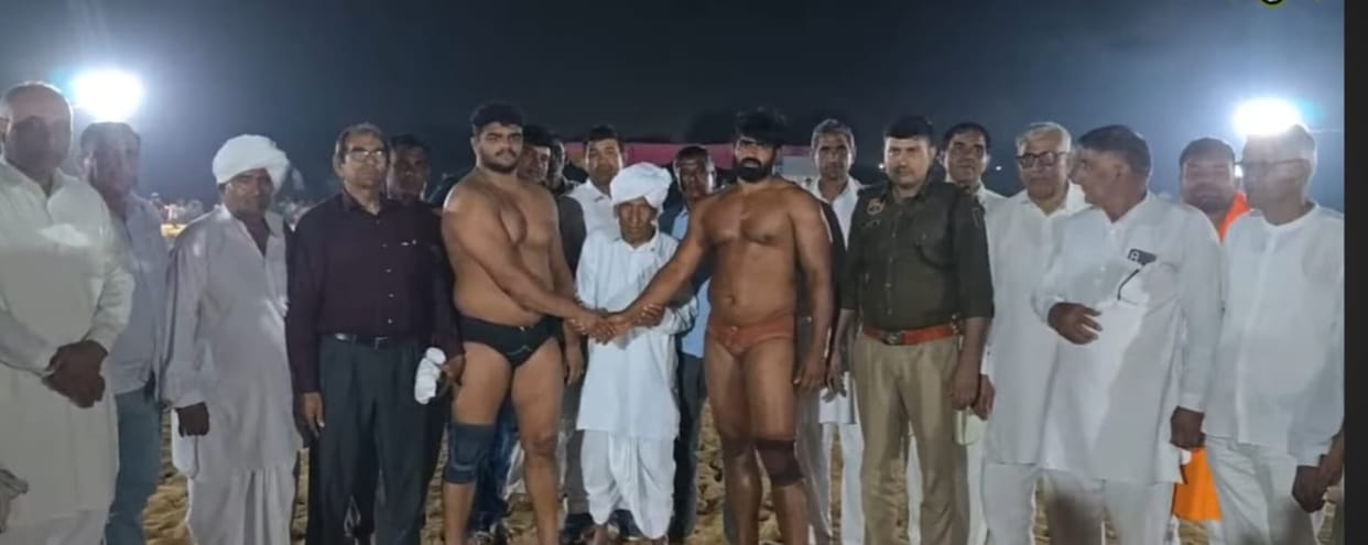 Wrestler Rajat won the wrestling match held in Jhamari village.