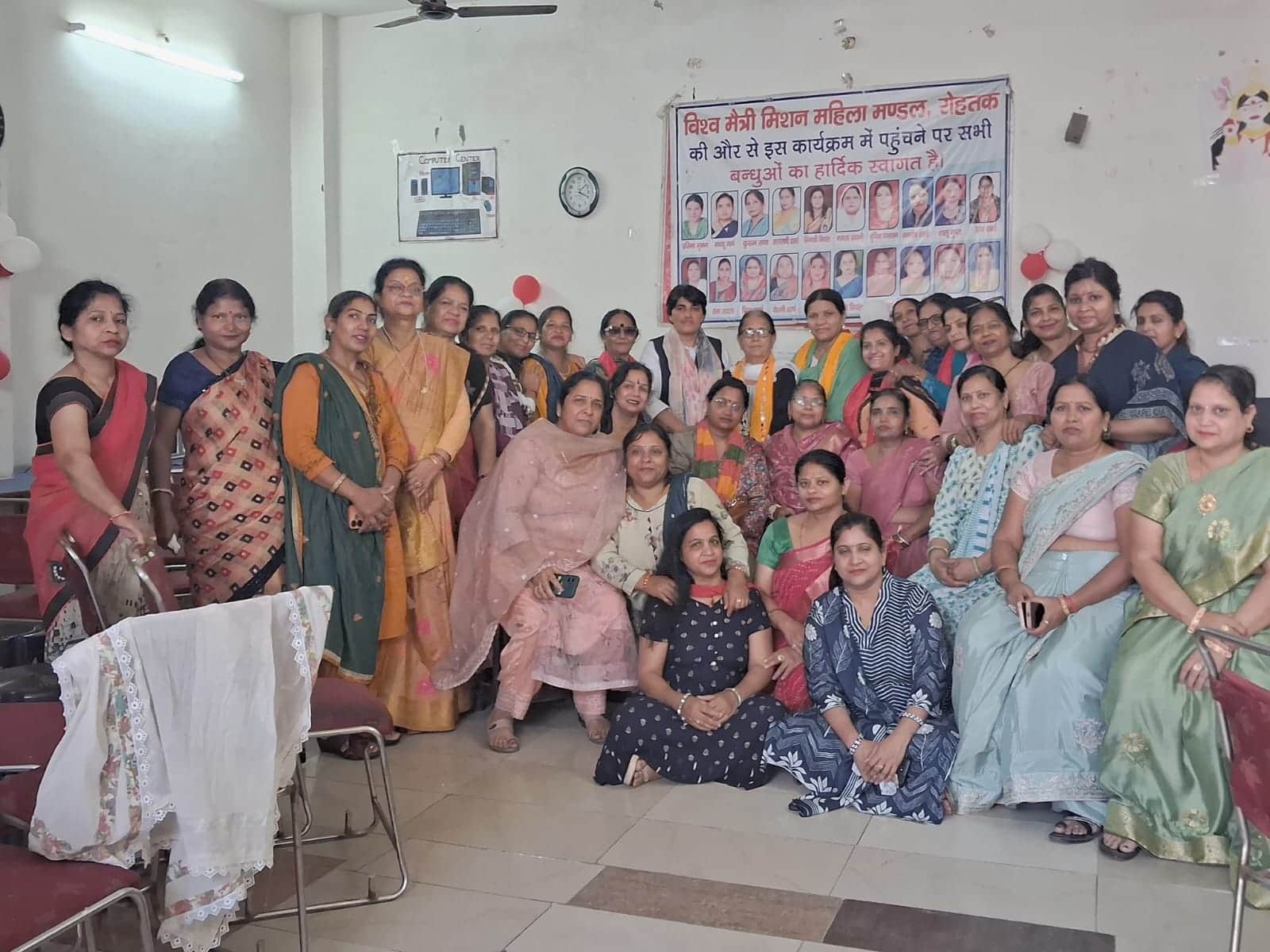 16-विश्व मैत्री मिशन महिला मंडल रोहतक की ओर से आयोजित कार्यक्रम में उपस्थित महिलाएं। स्रोत: मं