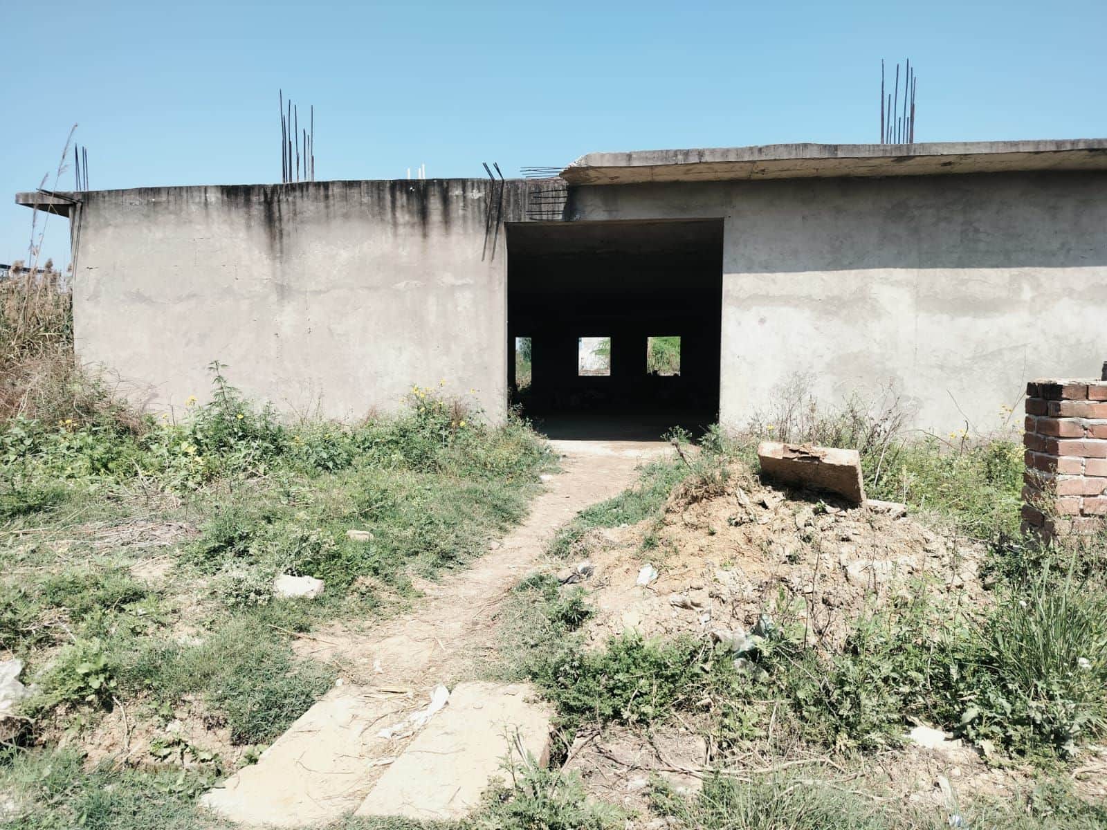 8-शहर के वार्ड 22 में शामिल सुनारिया में अधर में लटका कम्युनिटी सेंटर निर्माण। संवाद