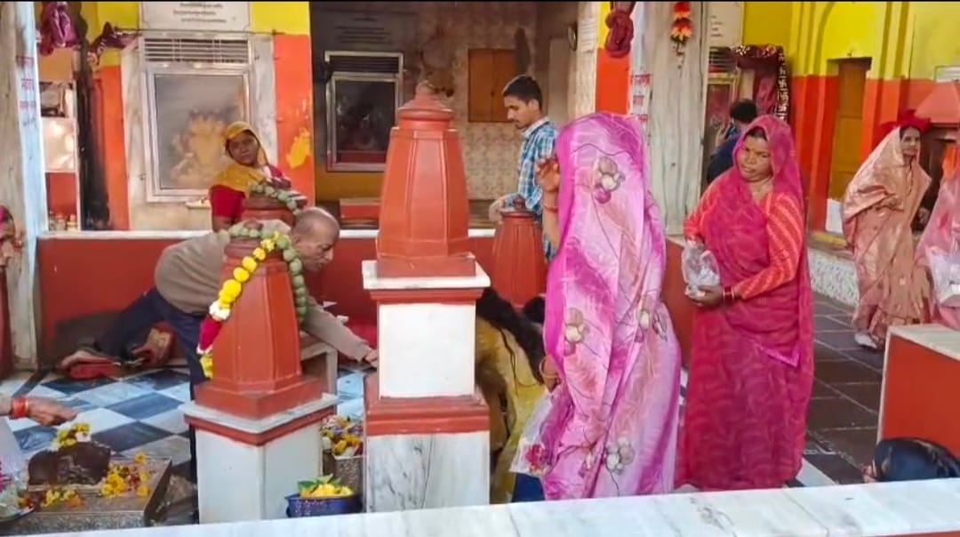 Strictness on Pandagiri in Pitambara Peeth, administration keeping an eye on the so-called devotees