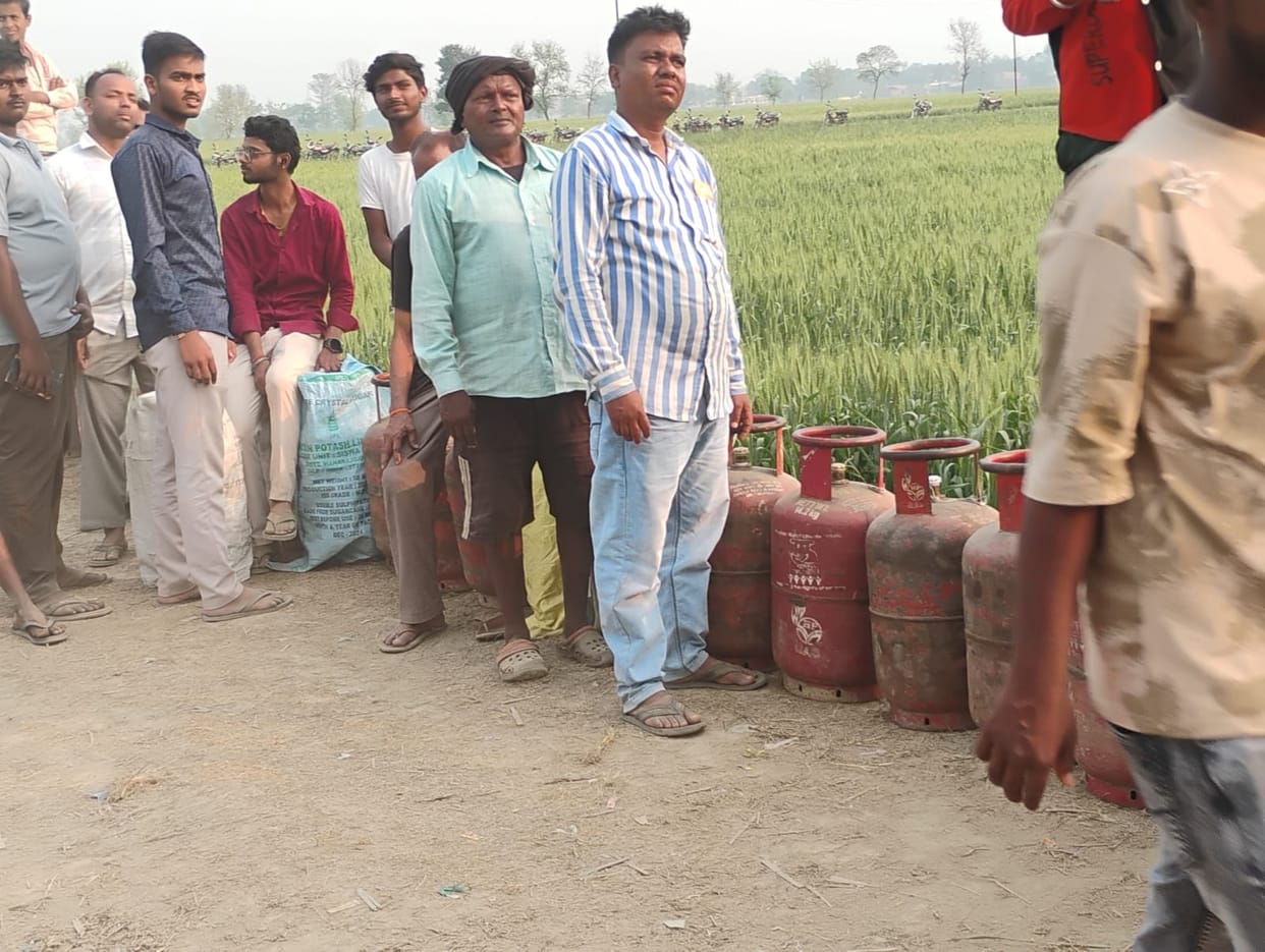 The shortage persists... After the uproar, the police arranged for cylinder distribution.