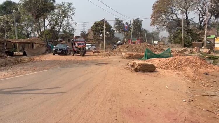 Bihar News: एनएच-31 चौड़ीकरण में लापरवाही, चेतावनी बोर्ड न होने से बढ़ रहे सड़क हादसे; प्रशासन की अनदेखी